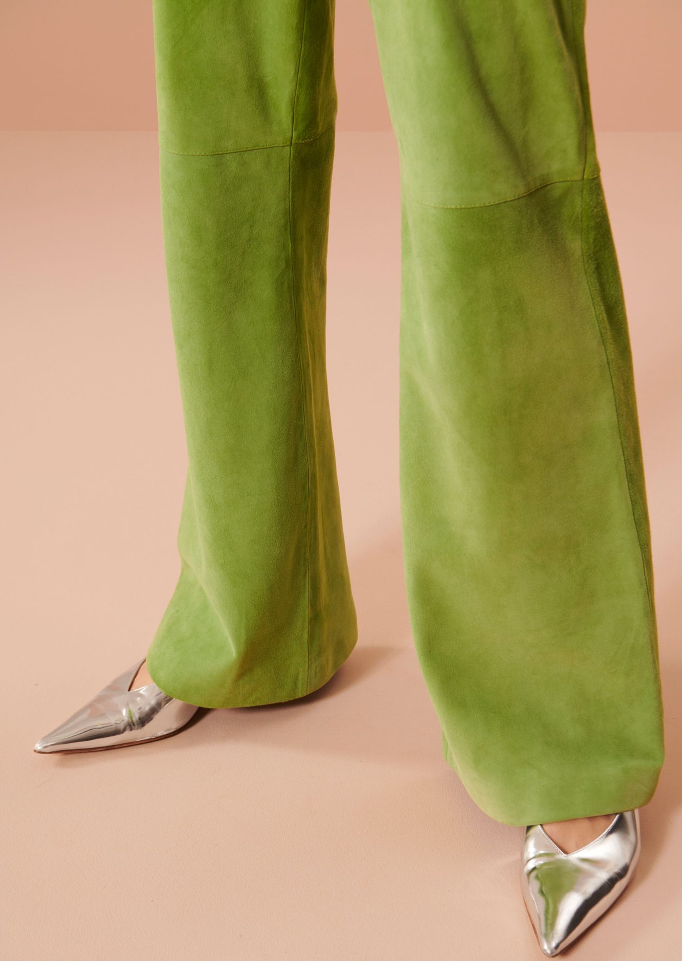 Pantalon Prosperi vert kaki en cuir suédine Tara Jarmon seconde main photo 4