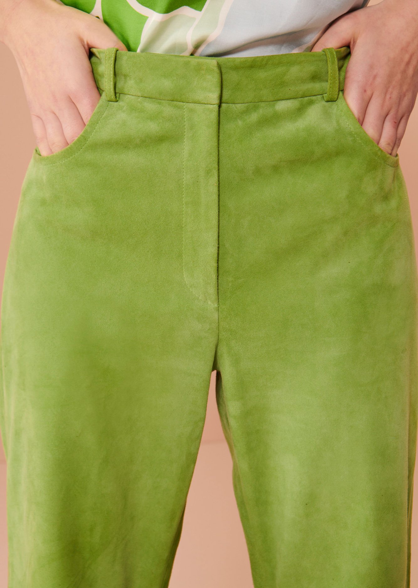 Pantalon Prosperi vert kaki en cuir suédine Tara Jarmon seconde main photo 5