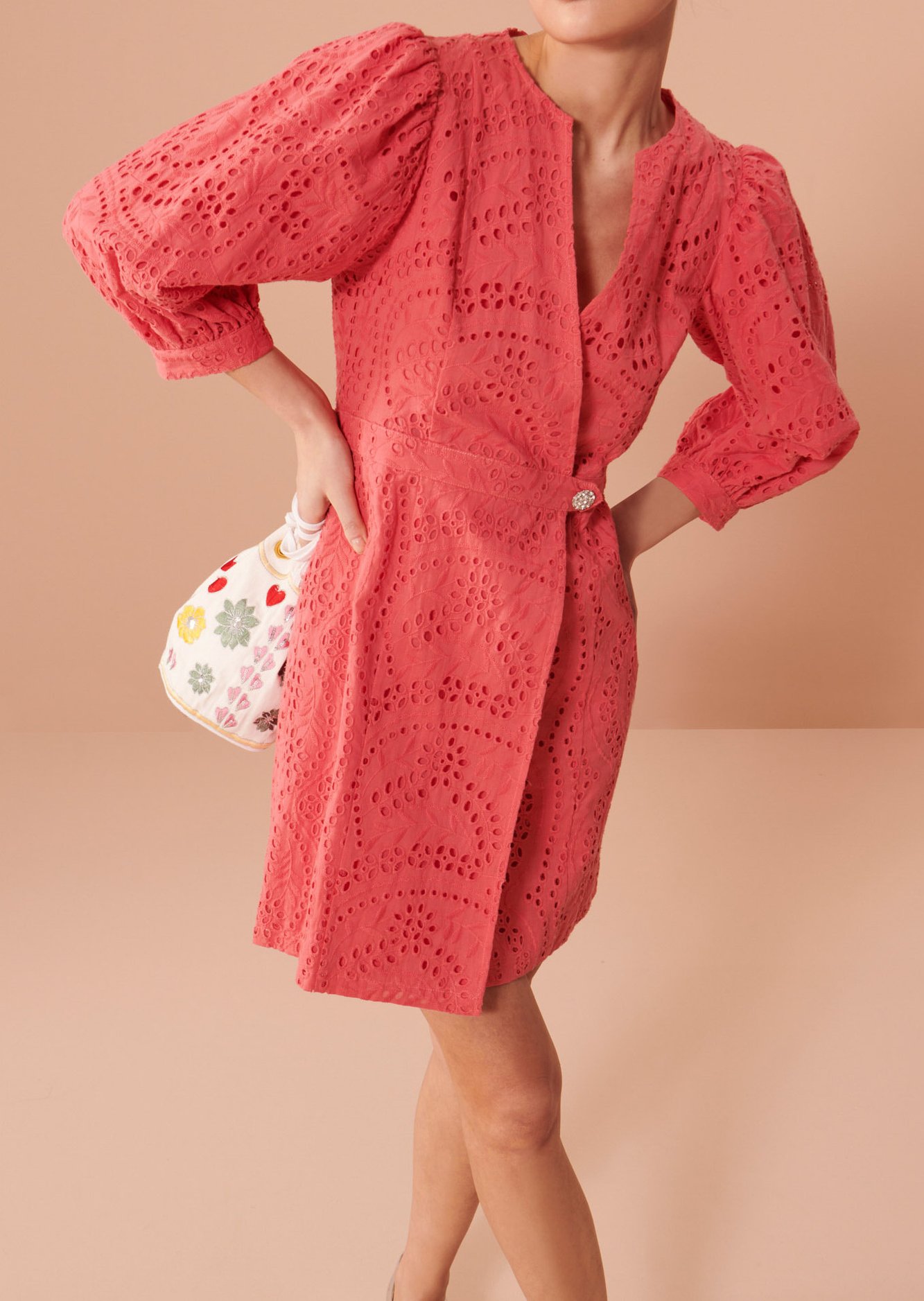 Robe Rosalyn rose en broderie Tara Jarmon seconde main photo 2