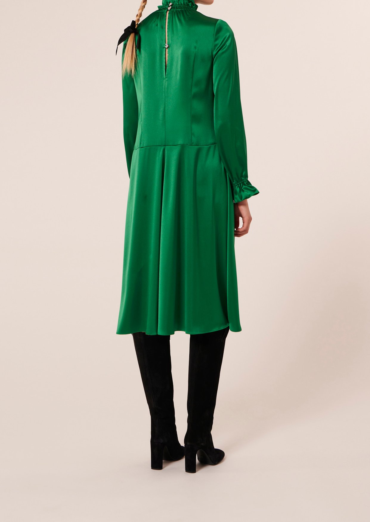 Robe Ronnie verte en satin fluide Tara Jarmon seconde main photo 4