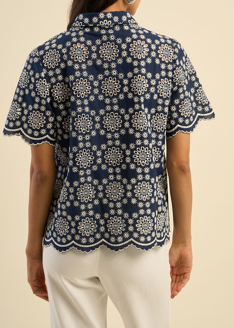 CODERA  -  Chemise manches courtes broderie anglaise contrastée Sud Express seconde main photo 2