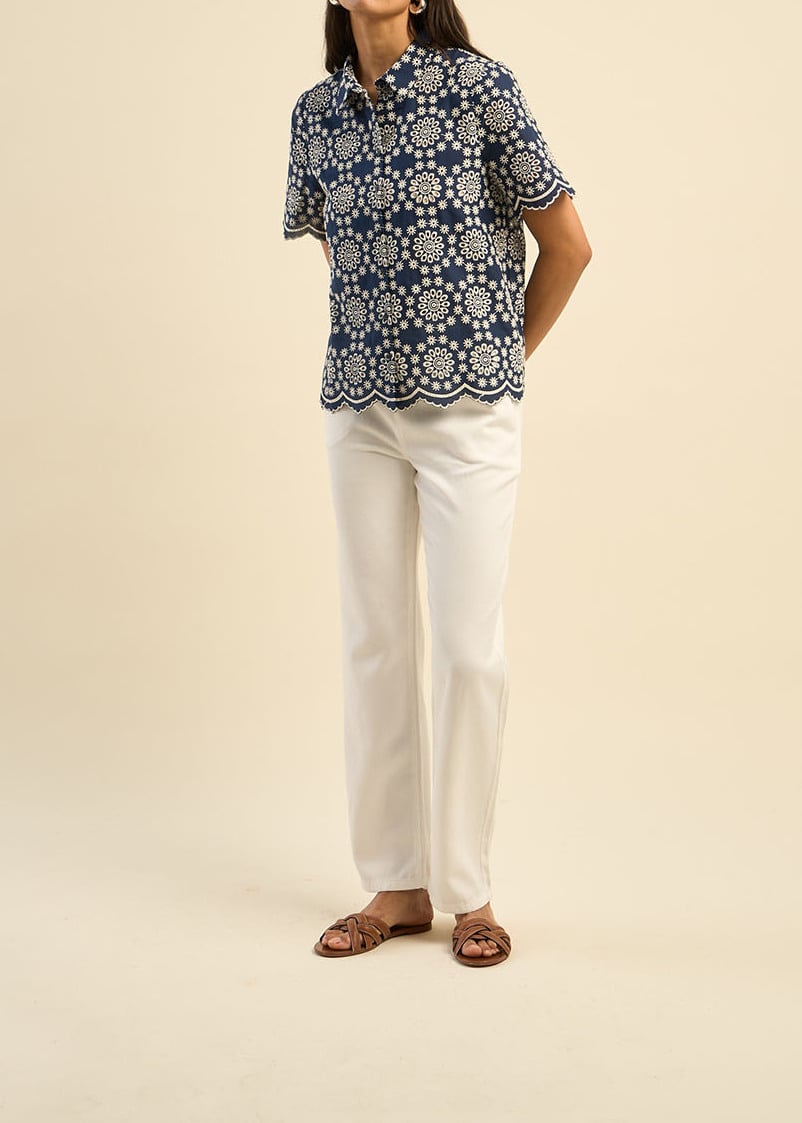 CODERA  -  Chemise manches courtes broderie anglaise contrastée Sud Express seconde main photo 4
