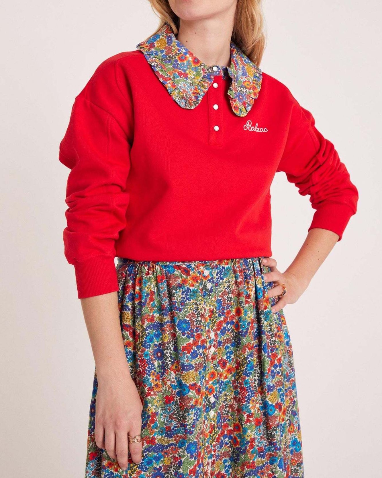 Sweat-shirt Tammy rouge et en tissu Liberty bleu et jaune Balzac seconde main photo 3
