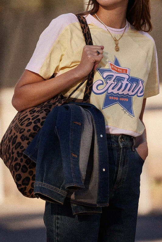 Photo produit TEE-SHIRT BOBY RETOUR VERS LE FUTUR ROSE ET JAUNE numéro 1