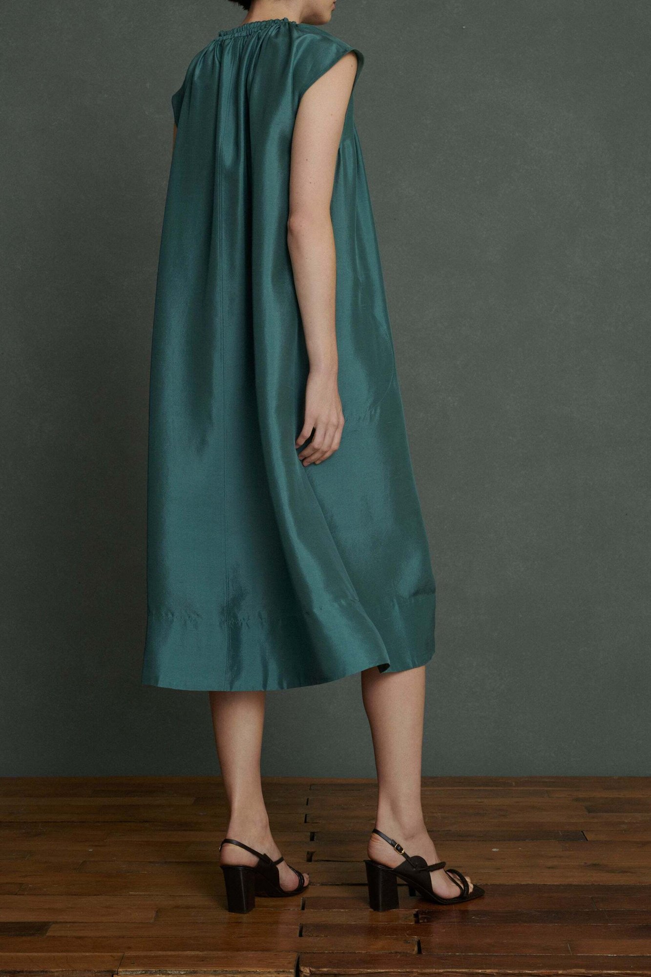 ROBE TAMARIS Soeur seconde main photo 4