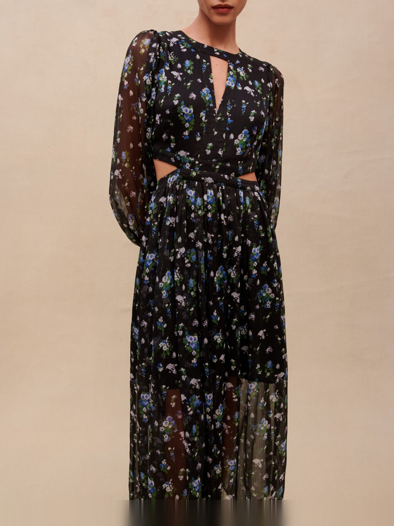 Product photo Long cut-out dress number 1