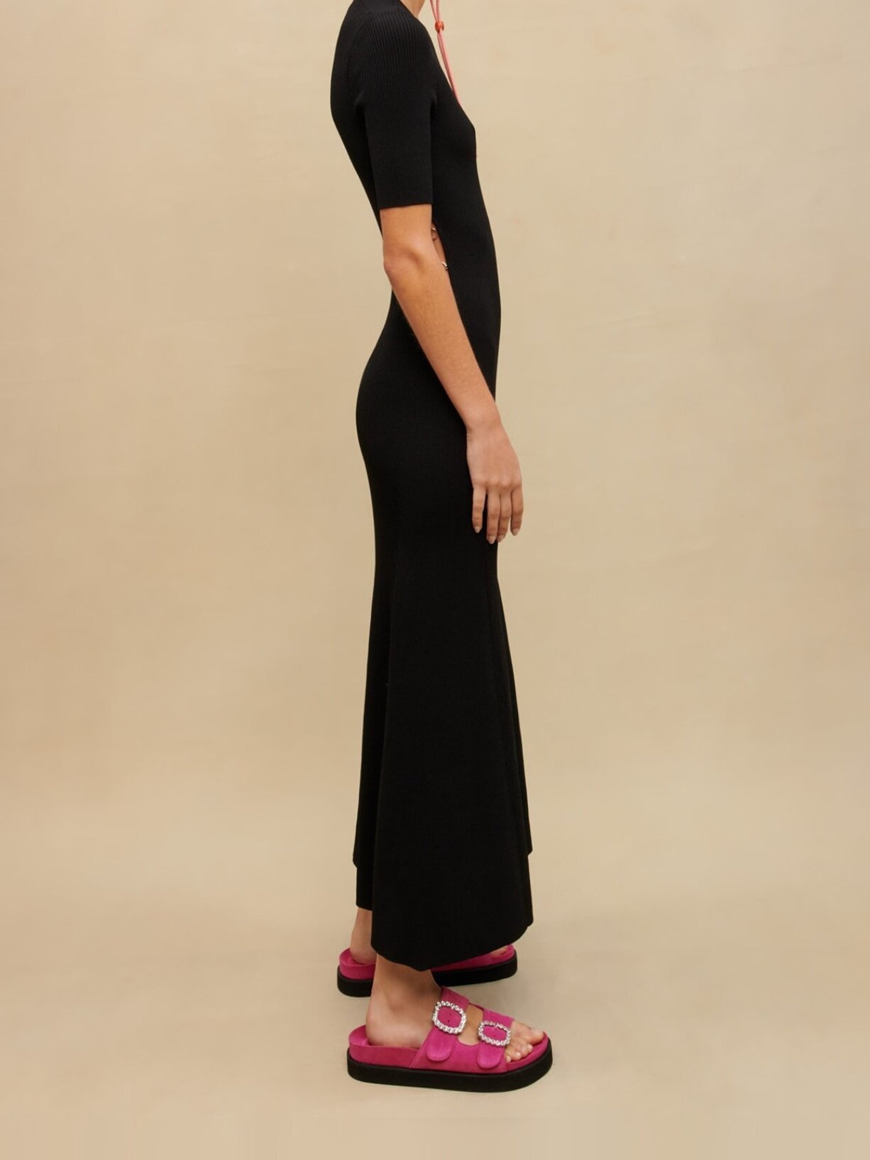 Langes, schwarzes Kleid mit Cut-out Maje Second-Hand photo 4