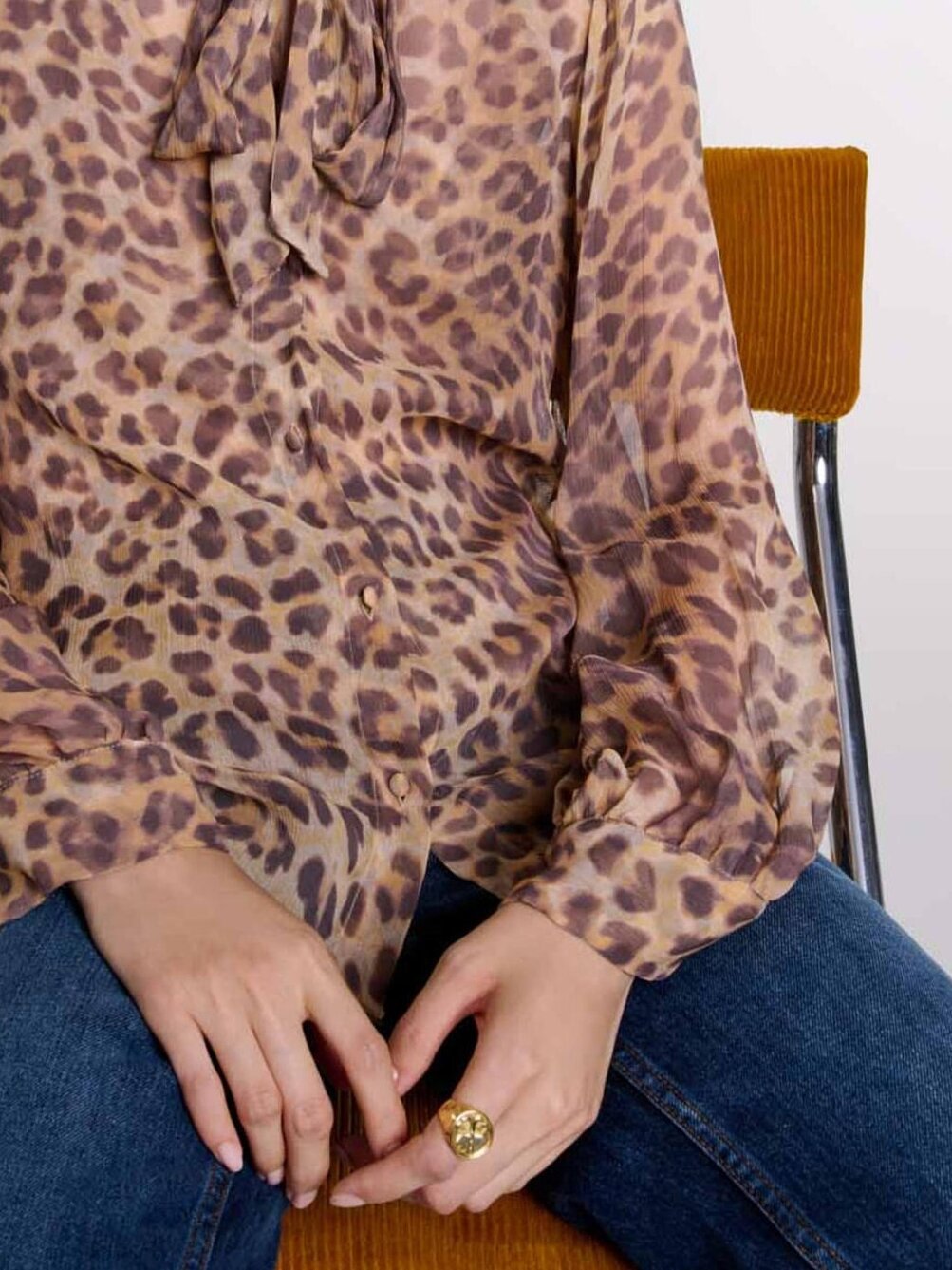 Patterned pussy bow shirt Maje second-hand photo 4