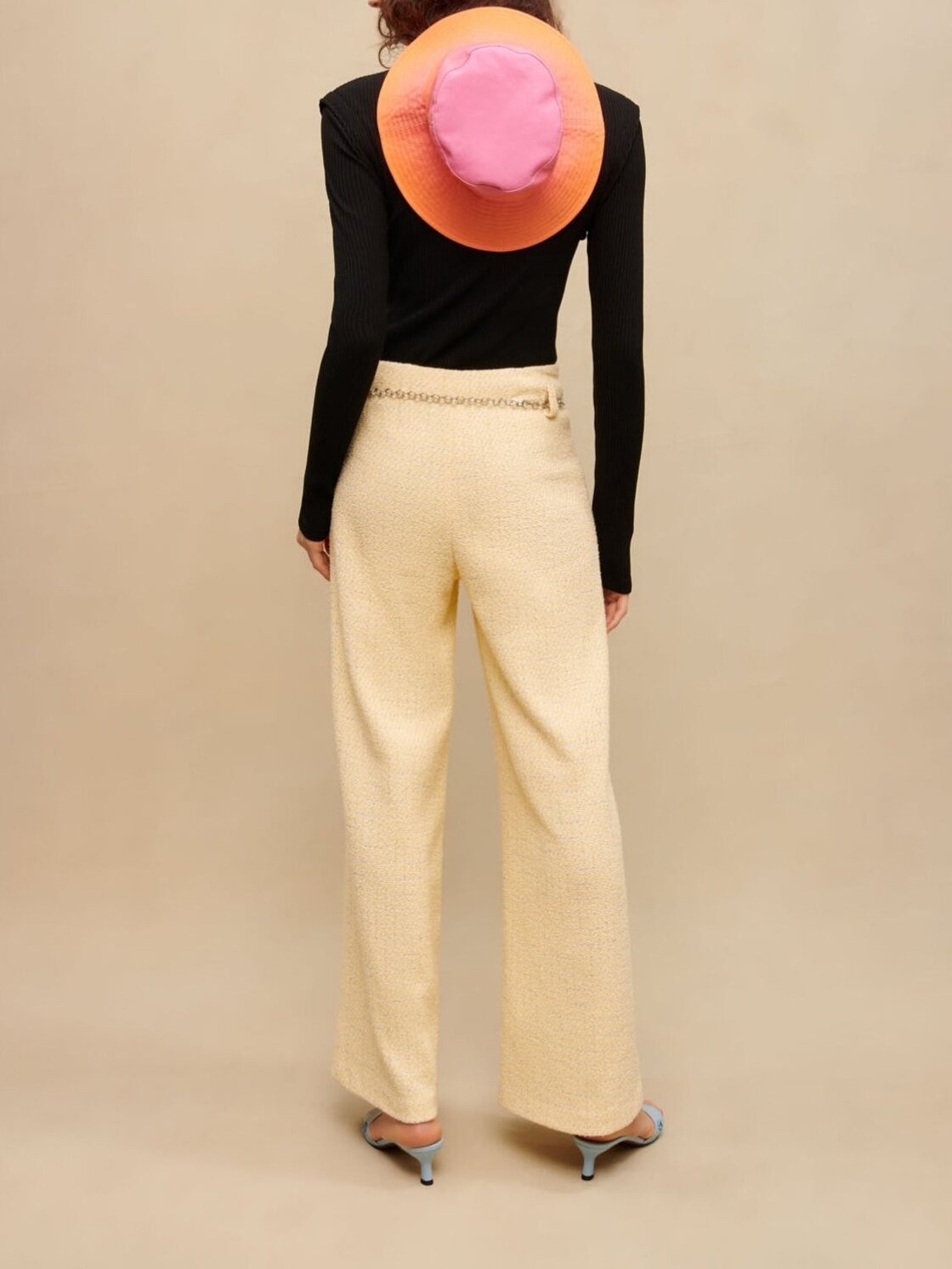 Pantalon ceinturé en tweed jaune Maje seconde main photo 4