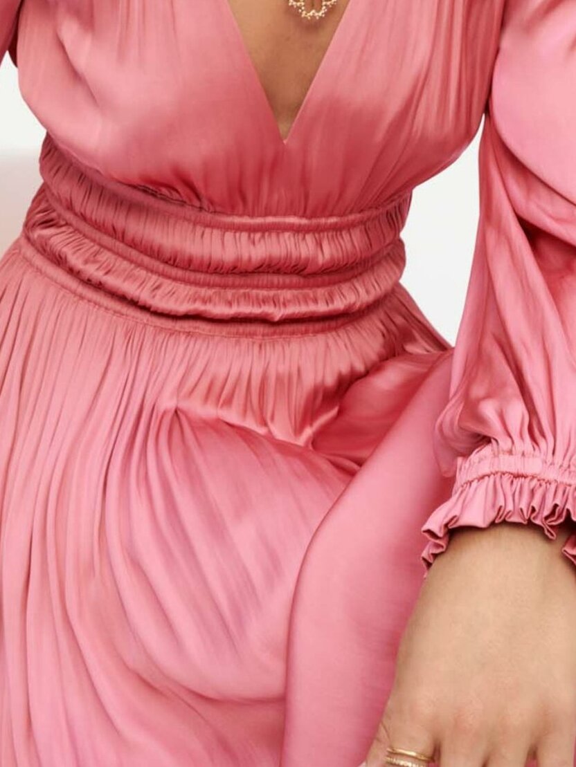 Photo produit Robe en satin avec volants numéro 1