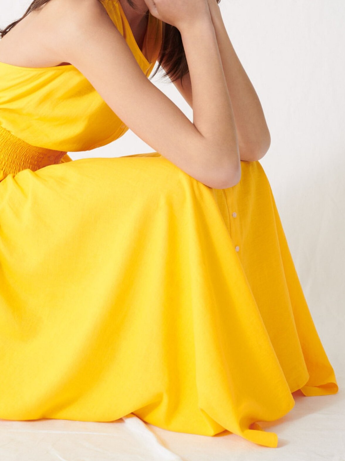 Photo produit Robe smockée en lin jaune soleil numéro 1