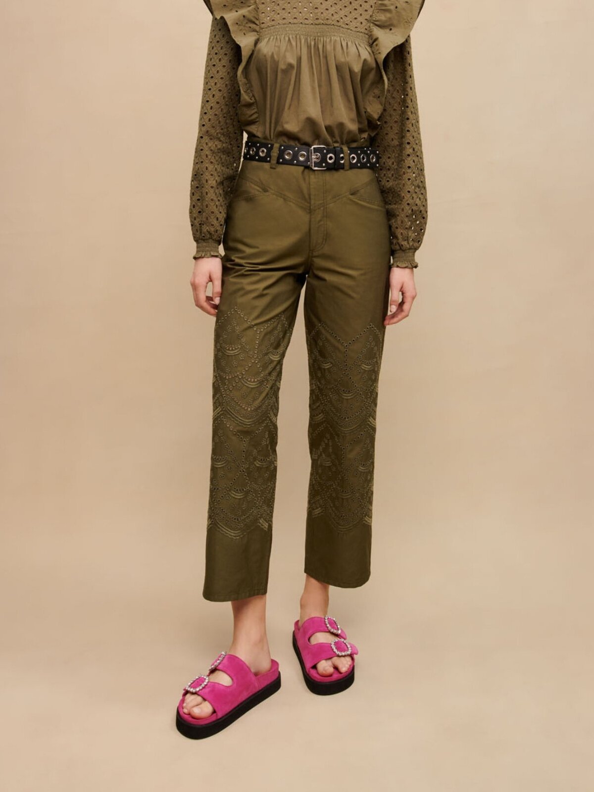 Product photo Embroidered cotton pants number 1