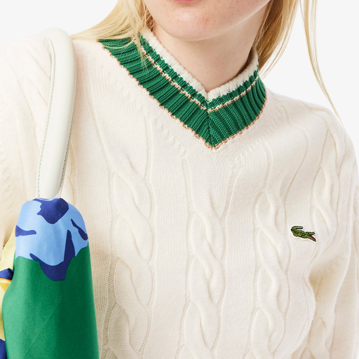 Pull femme Lacoste seconde main photo 3